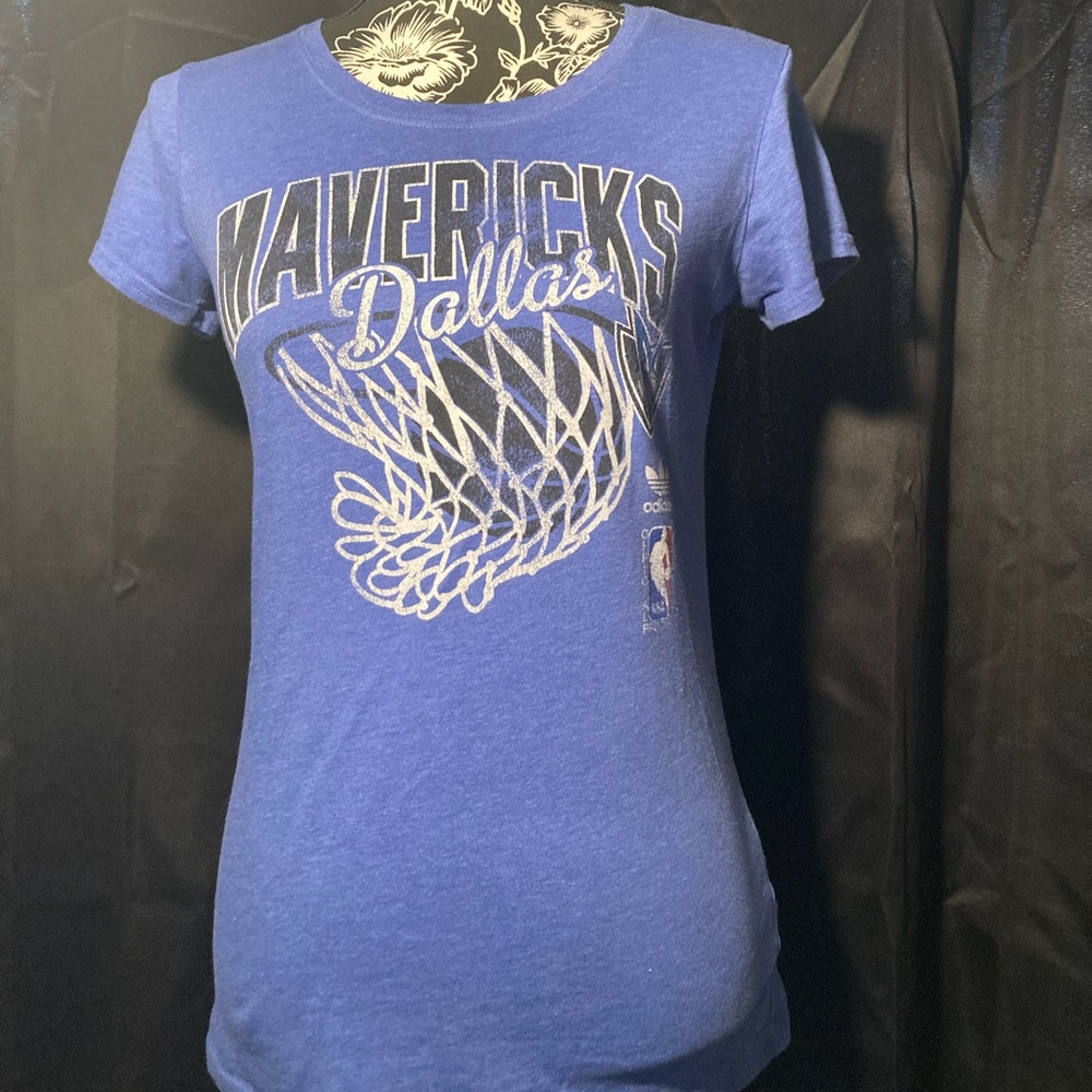 Retro 90s Dallas Mavericks Adidas Medium T-Shirt